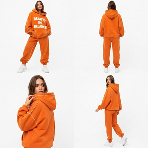 Survêtement à capuche personnalisé en molleton de coton épais pour femme, avec impression en relief et joggers en molleton bouclette à coutures apparentes - Product Image 5