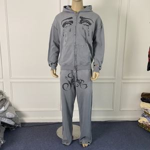 Sudadera con capucha y cremallera para hombre, con diseño de ojos llorones y pedrería, estilo streetwear 2026, gris, con gráfico de borde desgastado, forro polar grueso y detalles industriales tipo ojal - Product Image 5