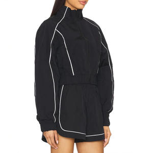 Ensemble de survêtement Adidas deux pièces noir pour femme, veste coupe-vent Puma zippée et short avec passepoil blanc - Product Image 6