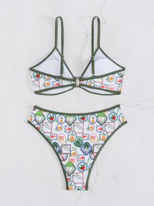 Pedidos al por mayor de bikinis con estampado tropical y ribete verde. Directo de fábrica, OEM, etiquetas personalizadas y envío B2B rápido a todo el mundo. - Product Image 4
