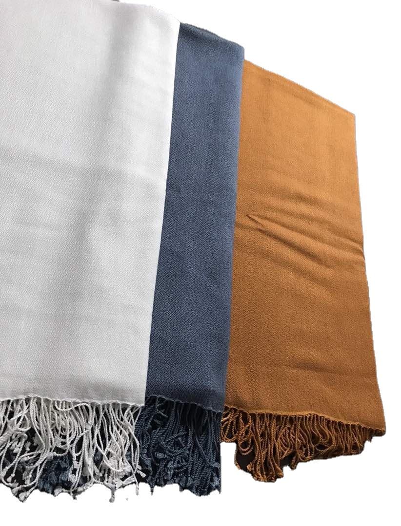 สีเทาเข้ม