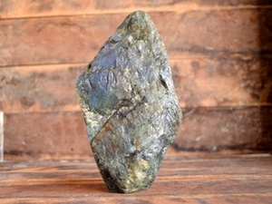 Labradorita autoportante con tamaño y color personalizados, hecha de piedra de mármol de alta calidad procedente de la India. - Product Image 2