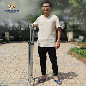Échelle pliante domestique en aluminium 6063 ultra-mince, haute qualité, certifiée EN14183, épaisseur 1,2 mm, capacité de charge 150 kg, fabriquée au Vietnam - Product Image 5