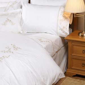 Quang Thanh Embroidery Custom Wholesale Beige Flowers Duvet Cover Sets 250TC Cotton Bedding Sets Machine-washable Home Wedding - Product Image 3