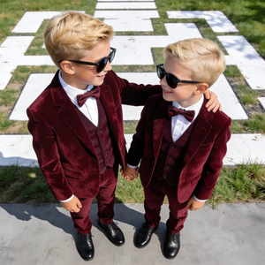 Conjunto de traje de terciopelo burdeos de lujo para niños – Esmoquin formal de 3 piezas para bodas y fiestas con pajarita - Product Image 1