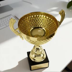 Copa de Trofeo de Metal Personalizada al por Mayor para Premios Escolares de Excelencia Académica Disponible a Precio de Exportación - Product Image 2