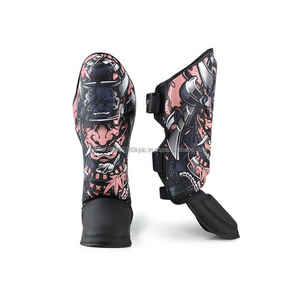 Protège-tibia Muay Thai à bas prix avec logo personnalisé Protège-tibia spécial PU Flex Protège-tibias coups de pied de boxe - Product Image 1