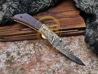 Couteau pliant en acier Damas personnalisé, couteau de poche EDC avec manche en bois naturel