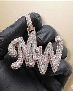 Pendentif Lettre MW Personnalisé en Moissanite Sertie, Argent Sterling 925 Plaqué Or Rose, Sertissage Griffe, Breloque Hip Hop, Diamant Dvars, Unisexe - Product Image 1