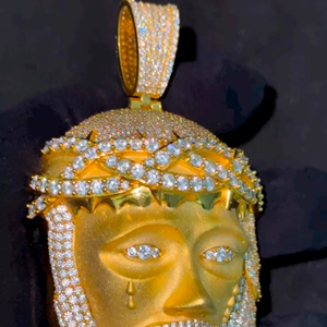 Pendentif visage de Jésus plaqué or 24 carats avec cristaux de strass, charme religieux, bijoux de mode unisexe, cadeau - Product Image 2