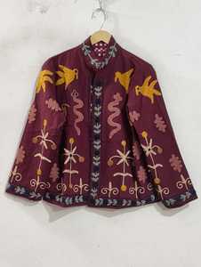 Veste bohème brodée bordeaux à col montant, manches longues, motif animalier et floral, coupe ample en coton - Product Image 3