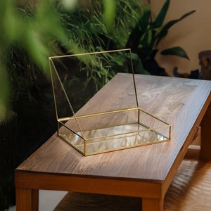 Boîte de rangement classique en laiton et verre pour bijoux et cosmétiques, idéale pour les accessoires féminins (vente en gros) - Product Image 3