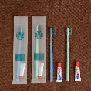 Brosse à dents d'hôtel écologique en bambou biodégradable pour les soins bucco-dentaires des invités <span class=keywords><strong>Kit</strong></span> dentaire de voyage vert durable fournitures zéro déchet - Product Image 1