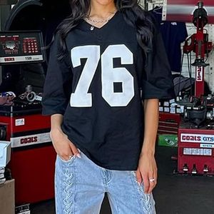 Camisetas Oversize de Fútbol para Mujer con Estampado Gráfico de Número, Cuello en V, Manga Corta, Estilo Estético, Camiseta de Verano, Ropa Urbana - Product Image 2