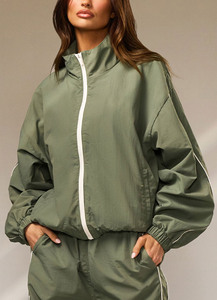 Ensemble de survêtement vert pour femme, 2 pièces, tissé, respirant, veste longue et pantalon de jogging – Nouvelle collection très demandée - Product Image 6