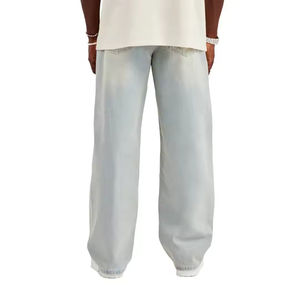 กางเกงยีนส์ผู้ชายทรงสลิมฟิต ผ้าเดนิมยืด ผลิตจากผ้าฝ้าย 100% ระบายอากาศได้ดี น้ำหนักเบา เหมาะสำหรับใส่ลำลองในฤดูร้อน ฤดูใบไม้ร่วง และฤดูหนาว ทรงตรง สั่งซื้อขั้นต่ำน้อย - Product Image 4