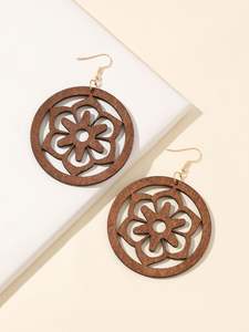 Elegantes Pendientes Colgantes de Madera Estilo Retro Vintage para Mujer, Diseño Hueco con Corte de Paz para Bodas - Product Image 4