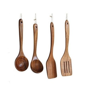 Cuillère en bois Meridian, outil de cuisine de qualité supérieure, conçue pour une manipulation confortable et une aide pratique à la table. - Product Image 2