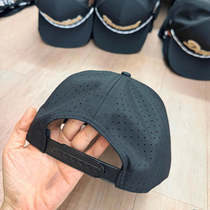 Gorra y sombrero snapback de 5 paneles con logotipo bordado personalizado, tela impermeable, orificios cortados con láser, venta al por mayor, directo de fábrica. - Product Image 3