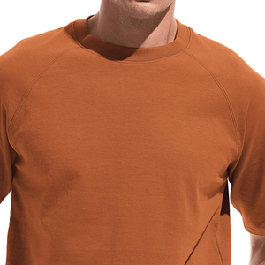 T-shirt tricoté à manches courtes pour homme, couleur orange foncé, col rond, séchage rapide, coupe classique, couleur unie, vêtement décontracté - Product Image 3