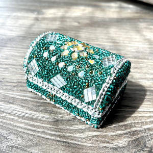 Petite boîte de rangement vintage en métal pour bijoux, organiseur de bibelots, boîtes à bijoux élégantes pour conserver vos bijoux - Product Image 4