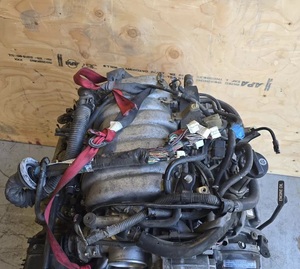 Motor Completo Usado de Gasolina V8 de 4.7L para Reemplazo o Reparación - Product Image 1