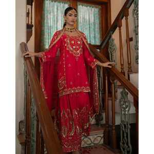 Hermoso conjunto de traje para mujer con bordes elegantes y menos trabajo con trabajo de bordado - Product Image 1