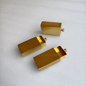 Porte-allumettes de luxe moderne et durable en laiton finition satinée, style tiroir coulissant, boîte à allumettes sécurisée pour hôtels, restaurants et cadeaux - Product Image 6