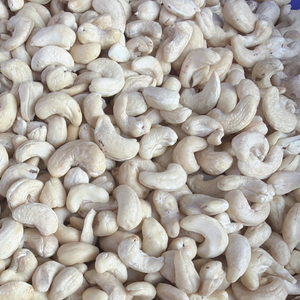 เม็ดมะม่วงหิมพานต์จัมโบ้แบบออร์แกนิก พร้อมส่ง ราคาถูก จำนวนมาก ขนาด W180 W210 ซานติโก แคชชูส์ ขั้นต่ำในการสั่งซื้อน้อย - Product Image 1