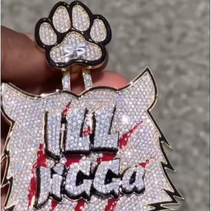 Colgante Hip Hop de Plata de Ley con Baño de Oro Rosa y Moissanita VVS de Corte Redondo, Diseño de Personaje Masculino con Patrón de Pierna, Súper Ventas - Product Image 1