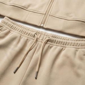 Survêtement beige pour homme avec fermeture éclair intégrale, col montant et poches latérales, vêtements de sport décontractés, tenue d'automne, coupe classique, couleur unie - Product Image 5