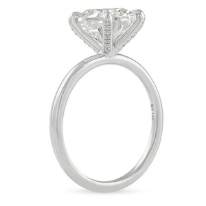 Bague de fiançailles solitaire en or 18 carats avec diamant de laboratoire ovale de luxe, 4 griffes, certifiée IGI - Product Image 3