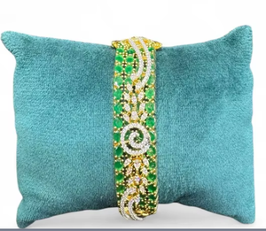 Brazalete vintage chapado en oro con incrustaciones de cristal verde y diamantes de imitación para mujer, joyería de fiesta. - Product Image 2