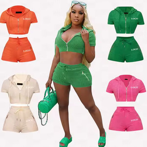 Ensemble de survêtement personnalisé pour femme : T-shirt et short de jogging - Product Image 6