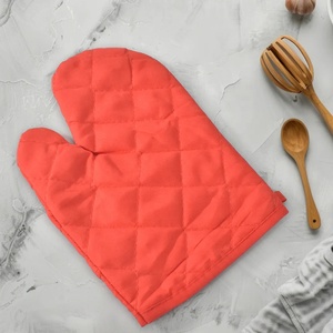 New Fashion Thickened Cotton Diamond Quilted Waterproof Oven Mitts Printed High Temperature Resistant Microwave Oven Heat <b>Gloves</b> - Product Image 4