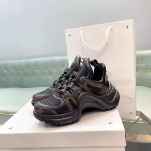 รองเท้าดีไซเนอร์สุดหรูสำหรับผู้ชายและผู้หญิง คุณภาพสูง แบรนด์ดัง สไตล์รองเท้าเดินเล่น รองเท้าผ้าใบคุณภาพสูง ของแท้ แบรนด์หรู - Product Image 5