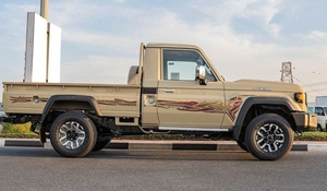 Toyota LC79 Pickup 2025, 4.0L Diésel Turbo, Automática, 4x4, R20, Nueva, Techo Panorámico Izquierdo, Asientos de Cuero, Interior Oscuro - Product Image 4