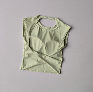 Sujetador deportivo sin costuras para mujer con espalda cruzada, almohadillas extraíbles, soporte medio, transpirable, top de yoga de color liso con cuello redondo - Product Image 1