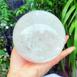 Sphère de quartz clair poli, objet de collection artistique, décoration Feng Shui pour la maison, globe avec taches - Product Image 2