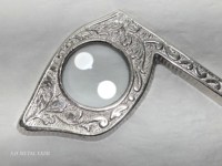 Loupe de poche décorative vintage de luxe minimaliste en argent sculpté floral, idéale pour les remises de diplômes et les anniversaires