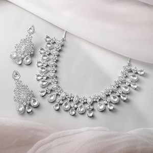 Ensemble collier et boucles d'oreilles en alliage plaqué or avec zircon, design classique pour femmes, bijoux de mariage - Product Image 1