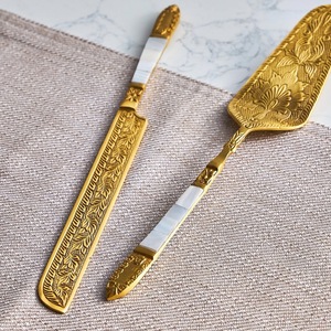 Service de salade élégant en or avec gravure florale, ensemble de couverts en métal poli miroir pour la table de mariage - Product Image 3