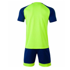 Uniforme de football de haute qualité 100% polyester Tissu respirant à séchage rapide Impression par transfert thermique personnalisée Vêtements de sport Couleurs personnalisées - Product Image 2
