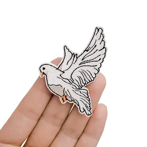 Parches de Fieltro Ecológicos de Lujo Personalizados de Fábrica, Bordados de Alta Densidad, Termoadhesivos y Cosidos para Sombreros/Ropa, Prensado en Caliente - Product Image 4