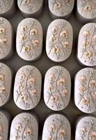 Cadeau d'anniversaire de luxe moderne en coton, personnalisable, multifonctionnel, pour desserts, baklavas, dattes, barres chocolatées, broderie rose