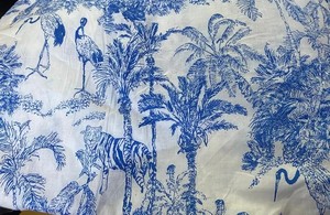 Ensemble décontracté d'été en coton doux et respirant à imprimé toile bleue avec col à volants, comprenant un débardeur et un short confortable - Product Image 2