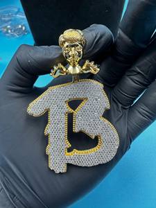 Colgante Personalizado Letra B con Incrustaciones de Moissanita, con Engaste 3D, Plata de Ley S925 Bañada en Oro, Estilo Hip Hop - Product Image 3