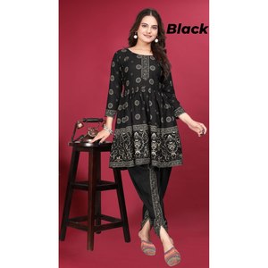 ATRACTIVE RAYON FOIL PRINT TRABAJO TOP CON DHOTI NEGRO - Product Image 1