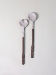 Juego de servidores de ensalada de metal plateado para exhibición en buffet de recepción de bodas y servicio de hospitalidad de alta gama. - Product Image 3