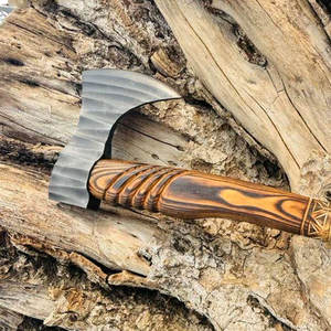 Hacha Vikinga Estilo Nórdico, Hoja de Acero al Carbono de Grado Industrial, Diseño Tradicional Tallado en Madera, Producto Decorativo - Product Image 6